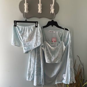 Blue Velvet weekend edition 3 piece comfy set